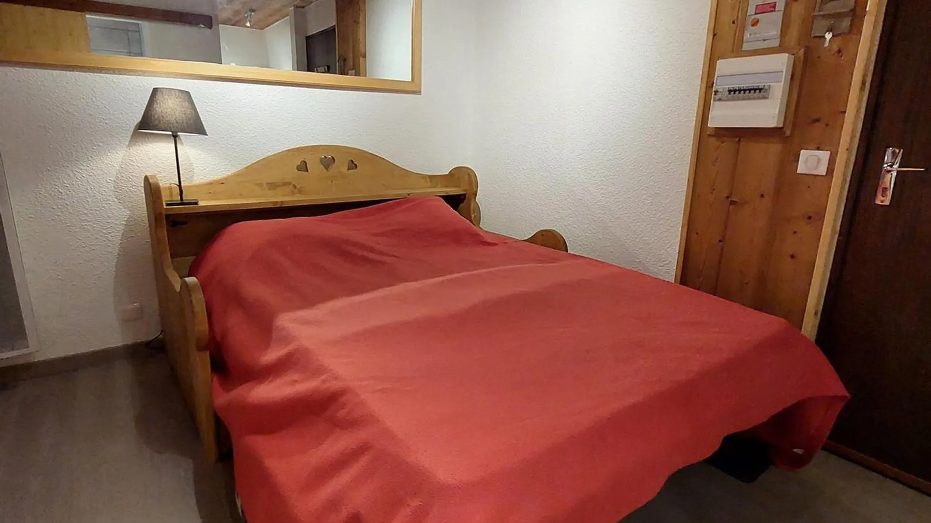 Studette Renovee Pour 2 Au Pied Des Pistes, Centre Les Deux Alpes - Fr-1-516-134 Apartment 0*,  France