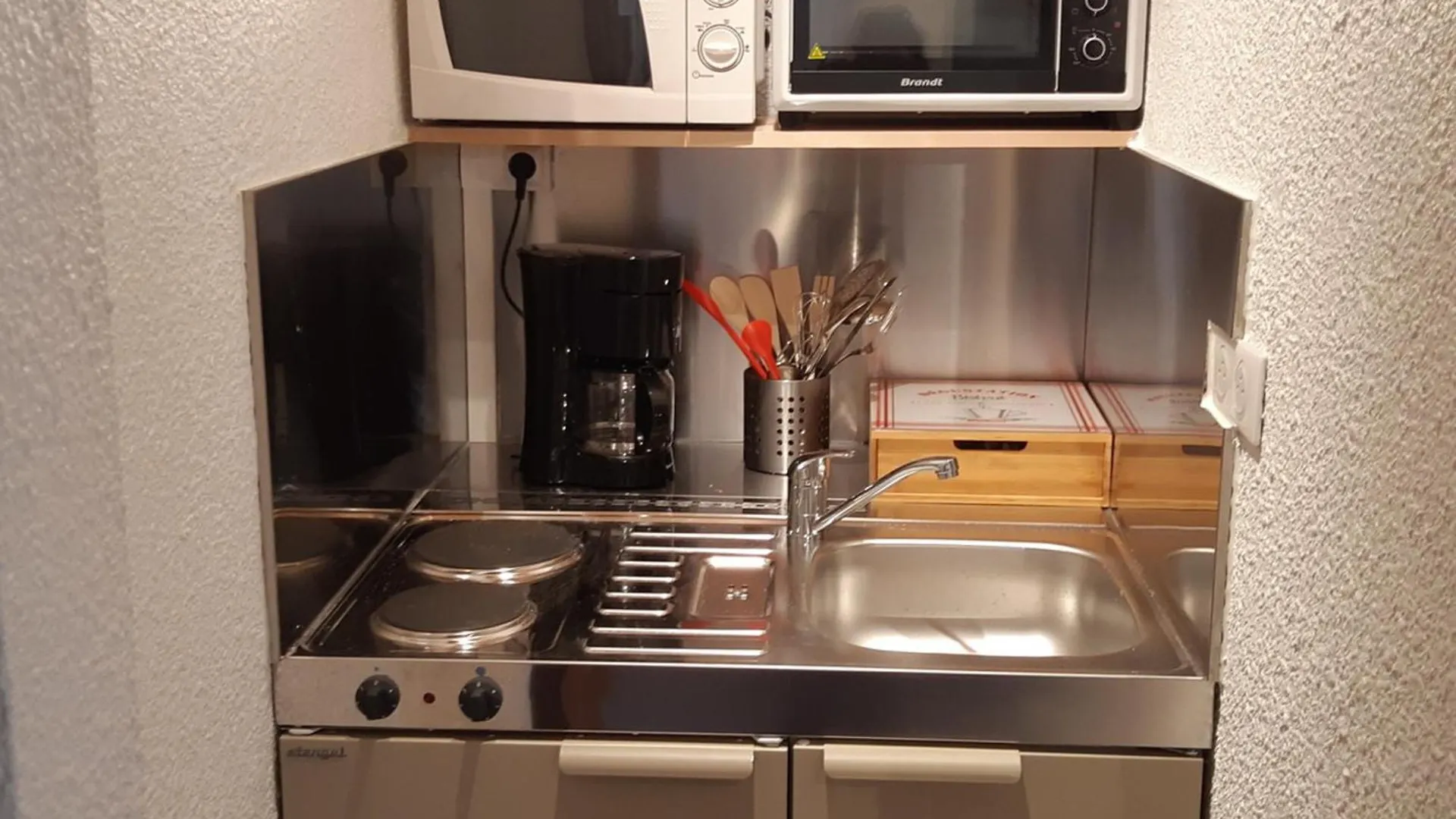 Studette Renovee Pour 2 Au Pied Des Pistes, Centre Les Deux Alpes - Fr-1-516-134 Apartment France